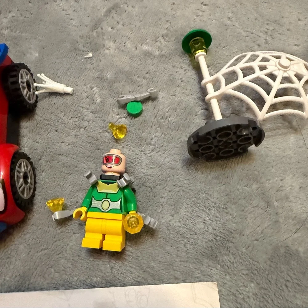 LEGO Marvel 10789 Spider-Man Car &‎ Doc Ock Minifigures Incomplete w/